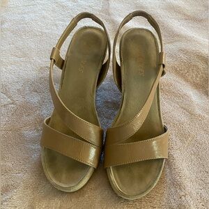 Aerosoles Tan Wedge Sandals Sz 7